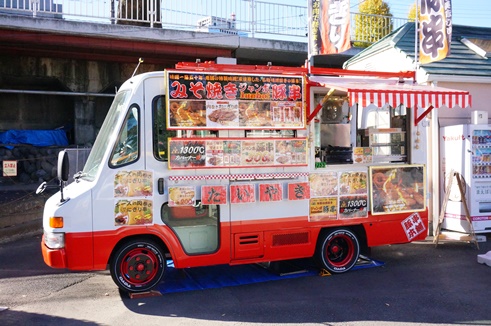 豚串本舗／豚串、モツ煮